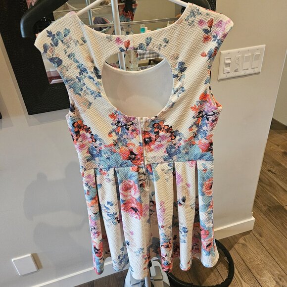 Floral Cream Mini Vintage La Chateau - Picture 2 of 3